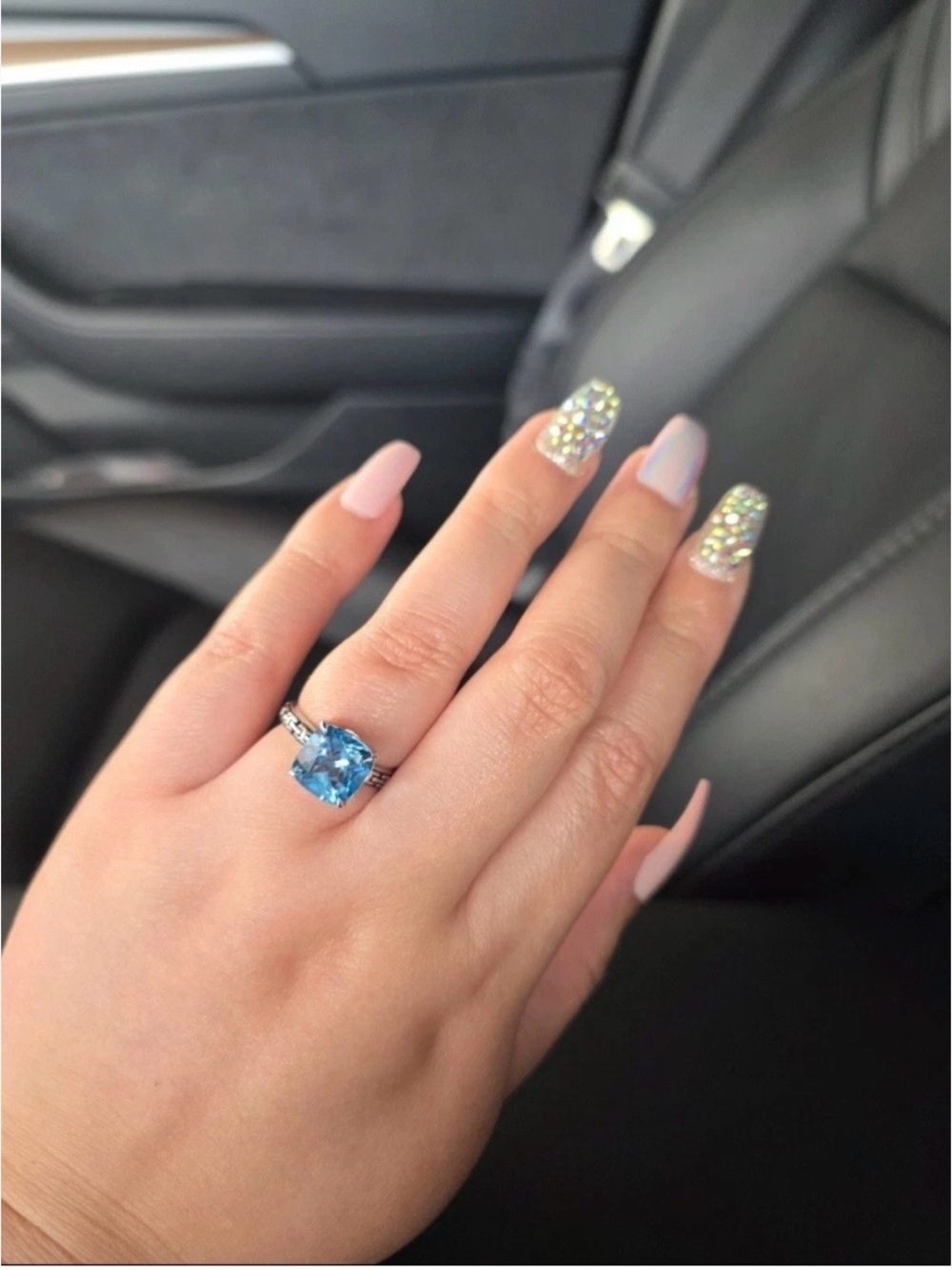 4.5 Kt. GORGEOUS BRILLIANT Effy Ring with Bright Topaz Cushion Cut Gemstone - Picture 5 of 10